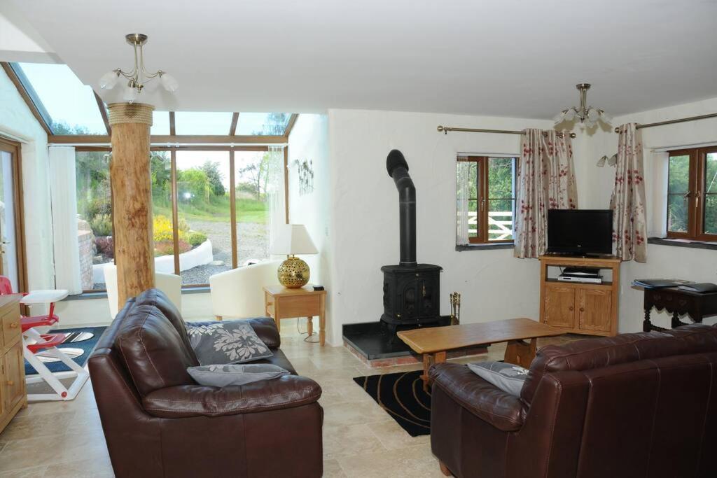 Ty-Hapus Cottage Jordanston Экстерьер фото